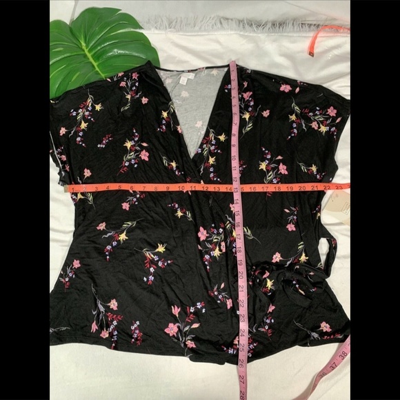 NWT 14th & Union Shirred Wrap‎ T-Shirt in Black/ Dream Day Blossom [SZ 2X ] - Picture 2 of 10